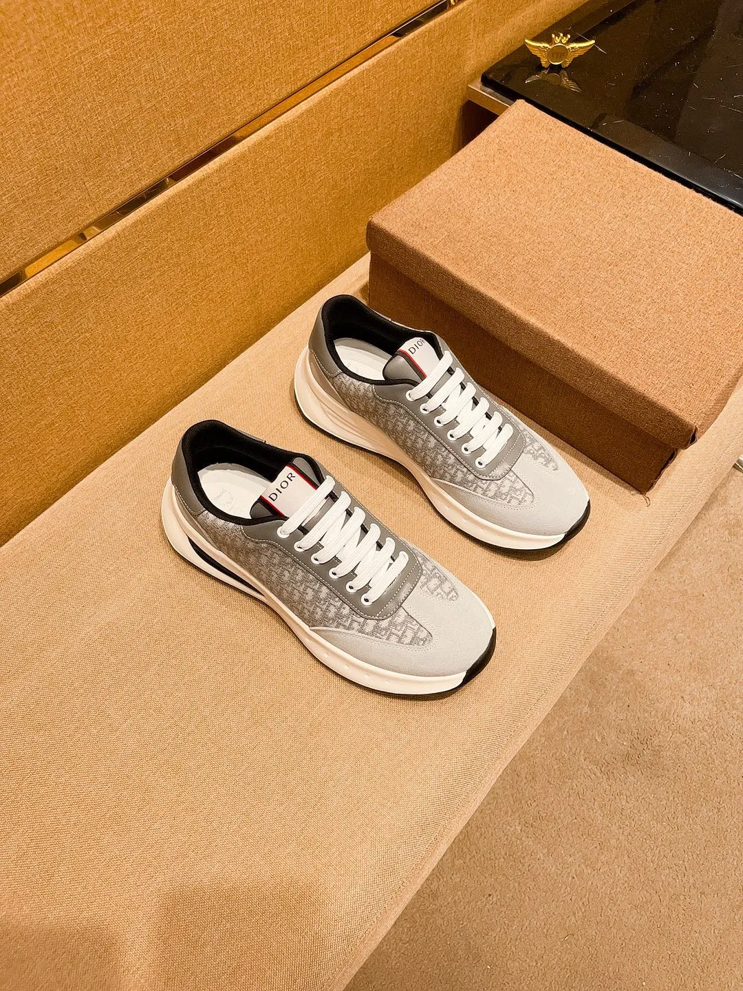 Men's shoes💰 440💰🔥 [Dior] Men's high-end brand of shoes official website 1:1 latest masterpiece: the upper is made of imported first-layer cowhide from Italy, comfortable and breathable lining ➕original non-slip and wear-resistant outsole🔥, making walking more convenient and comfortable! An exclusive new model, a stunning work, a beautiful 1:1 replica [color] compared to the official quality! Create a fashionable personality to set off your uniqueness! A must-have for trendy men! Classic 🔥Size: 39-44 Color: 🔥Multiple colors available